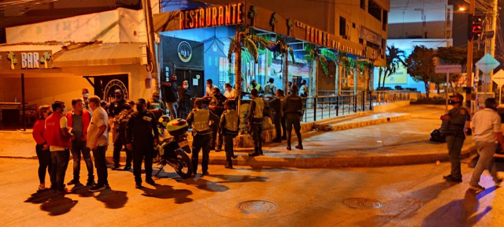 Cerrados 4 establecimientos violando decretos y medidas de bioseguridad: en Majestic sacaron 150 personas camufladas