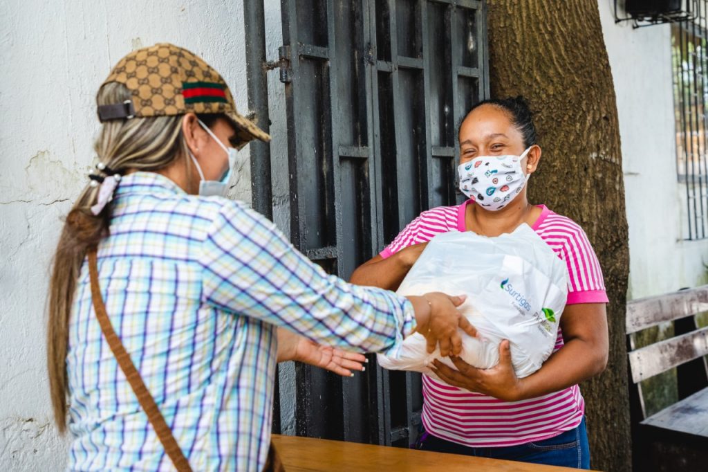 Ayudas humanitarias a familias de cartagena afectadas por el Iota