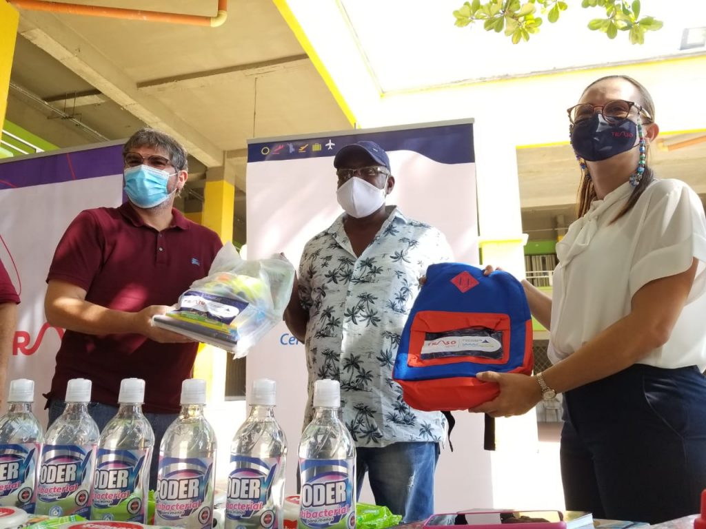 Sacsa entrega 1.690 kits escolares y de bioseguridad al Distrito para comunidades educativas del Liceo Bolívar y Corazòn de Maria