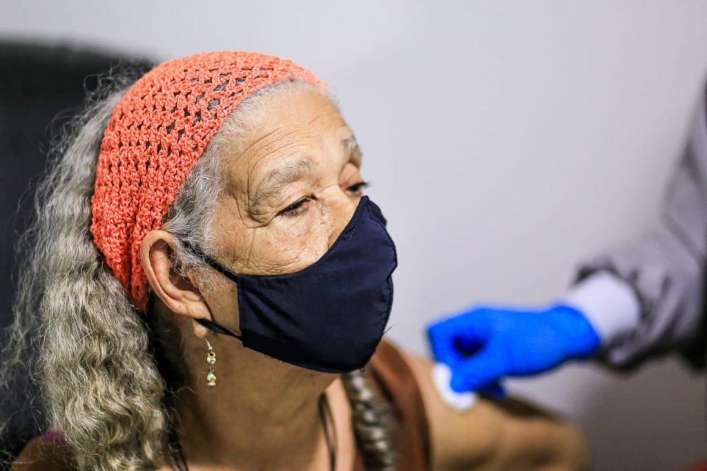 "8.500 llamadas realisò Mutual Ser ubicando adultos mayores de 80 años para vacunarlos y el 70% no contestó"