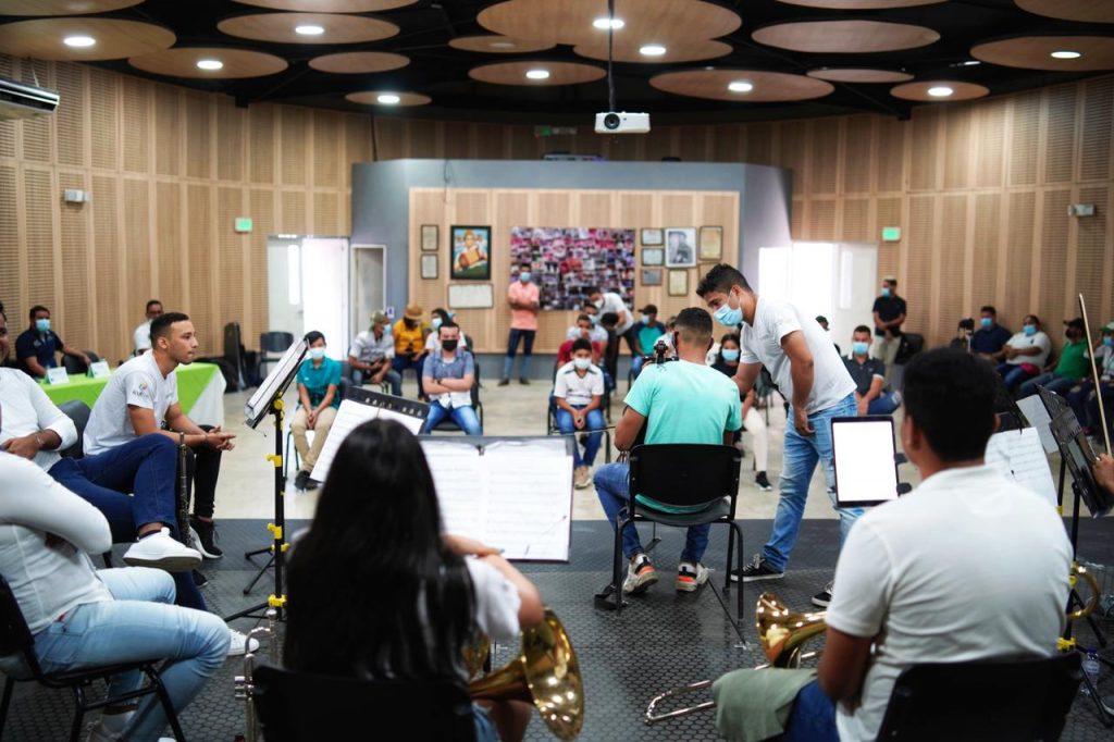 En Casa de la Cultura Julio Rojas de San Juan Nepomuceno la Camerata Heroica ofreció concierto musical a jóvenes ,