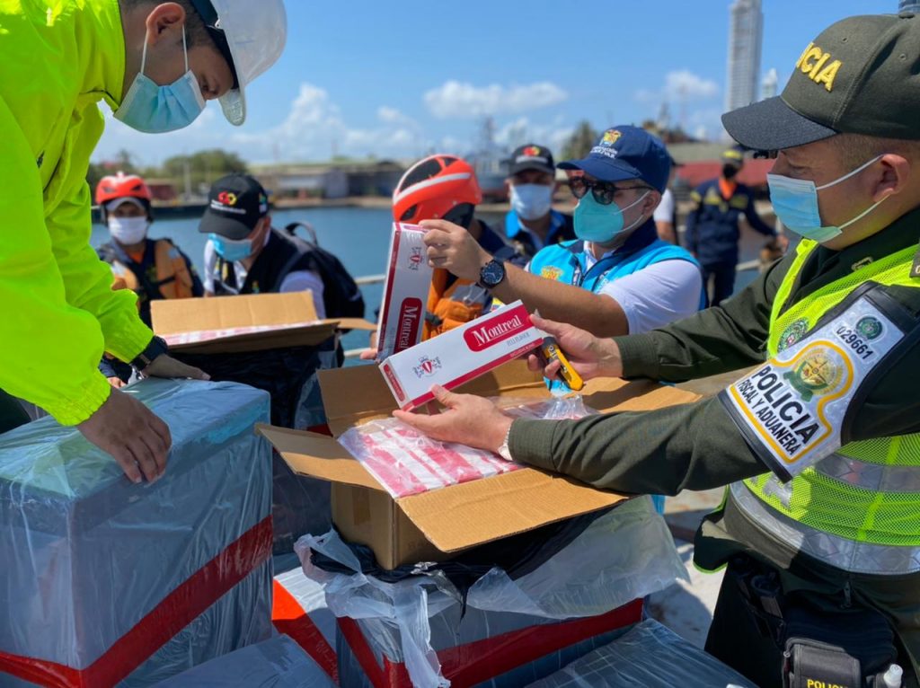Gobernación Bolívar y Fuerza Pública en operativo conjunto con la Armada Nacional y la Policía Fiscal lograron  aprehensión de más de millón y medio de cajetillas de cigarrillos