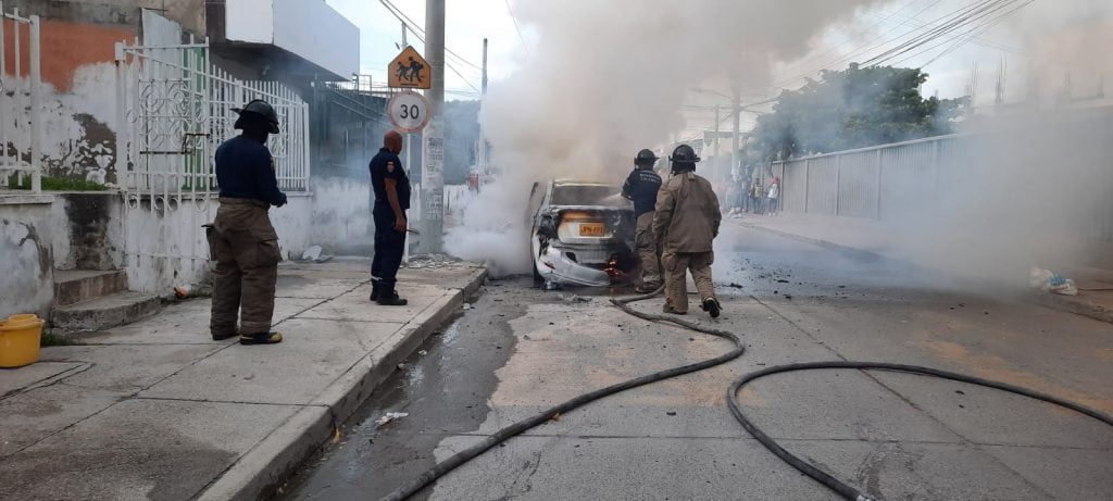 Chevrolet particular 'perdió la vida' en incendio.