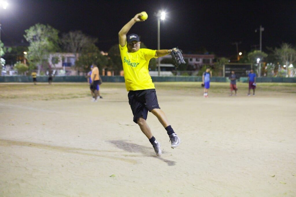 El sóftbol retorna a Cartagena con 5 equipos para la Copa Internacional Amistad .