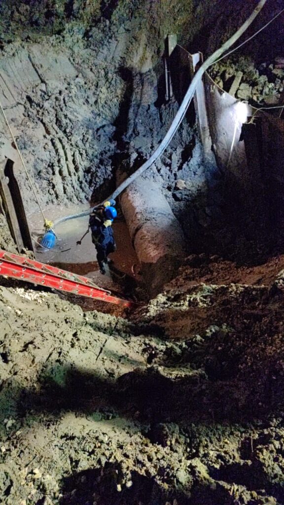 Inconsistencias del terreno ha dificultado reparación del daño de tubería en aguas de Cartagena .