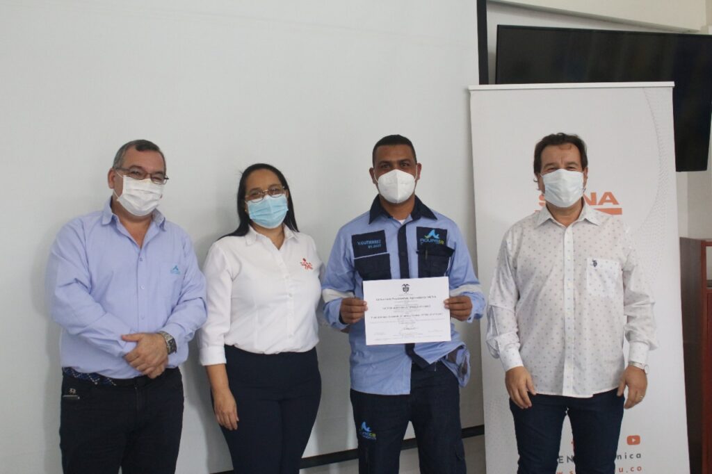 El SENA Bolívar certificó por competencias laborales a 65 operadores y contratistas Aguas de Cartagena