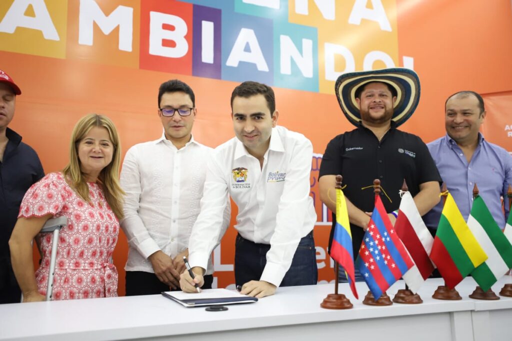 Gobernador Blel suscribe acuerdo de viabilidad técnica para 'Tren Regional'