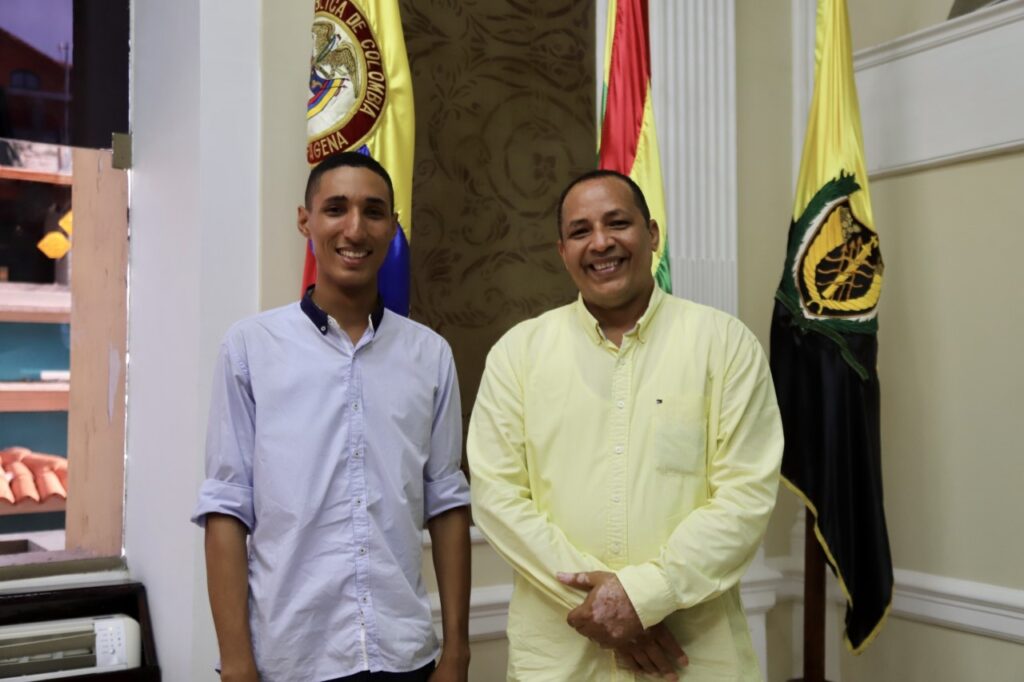 A Marco Antonio Revolledo estudiante de la UdeC fue reconocido por una empresa  multinacional