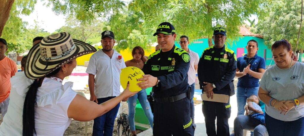 La defensa de los Derechos humanos une a los habitantes del Salado con la Policía Nacional