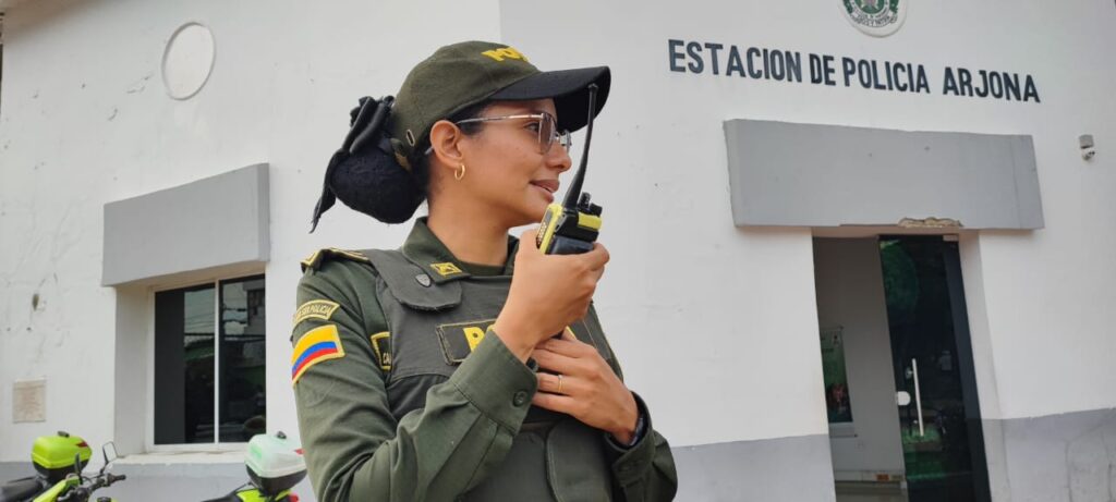 Carolina, la patrullera que vive con un proyectil en su cuerpo, al igual que sus ganas de servir