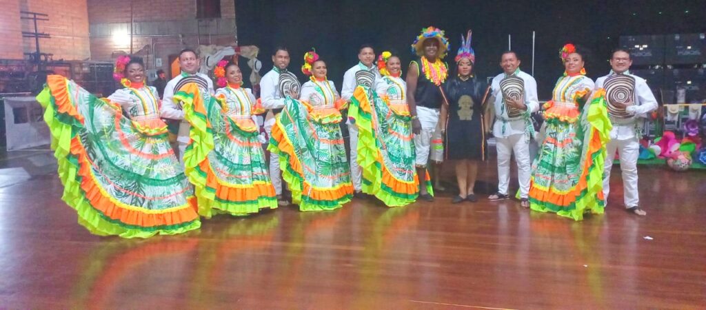 Maestros de Bolívar presentaron diversidad artística en Medellín en el Encuentro Folclórico y Cultural del Magisterio  