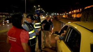 DATT inmoviliza 20 taxis por no portar tarjeta de control, documento debe estar en un lugar visible