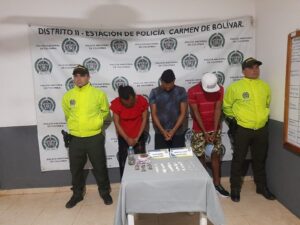 "Encanadas" pasaron 10 personas en la noche de velitas: se les incautó 12 kilos de pólvora, no hubo accidentes de tránsito 
