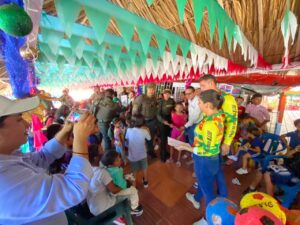 La Policía de Bolívar le llevó más de 500 regalos a los niños de los montes de María