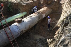 [4/2 12:35 p. m.] Alfonso MEDINA MÁRQUEZ DEL JAC SANTANDER: 1. los parques son espacios publicos y libre para la comunidad............ya no es IDER.........en el Distrito hay un comite de parquez y en cabeza de la oficina de espacio publico. [4/2 12:36 p. m.] Alfonso MEDINA MÁRQUEZ DEL JAC SANTANDER: 2. como es de tds......la comunidad en general deben determinar su uso y reglamento para la misma ..........es decir una decision en asamblea de las JAC. [4/2 12:38 p. m.] Alfonso MEDINA MÁRQUEZ DEL JAC SANTANDER: 3. Las personas que hacen deporte alli ...son de la Comunidad??......cual es el fin de la actividad q se desarrolla alli, ademas de los Deportivo ...es lucrativo o Social??