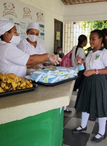 Los primeros beneficiarios en el país de la estrategia Hambre Cero, son 100 mil estudiantes de Bolívar ,