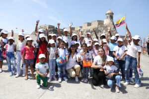 "Bolívar Pinta Bien" niños ganadores del concurso disfrutaron de los encantos de 'La Fantástica'