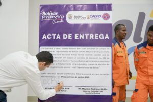 Defensa Civil recibe dotación del gobierno de Bolívar, quien les agrdecio su labor 