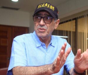 “Nunca quise ser alcalde, pero nadie tenía los cojones necesarios”: Dau - http://m.eluniversal.com.co/politica/nunca-quise-ser-alcalde-pero-nadie-tenia-los-cojones-necesarios-dau-JD8270946