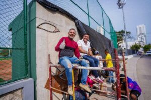 El "Campito de Bocagrande de Cartagena ya tiene obra de arte y se llama 'Se vale Soñar', de Eduardo Butron