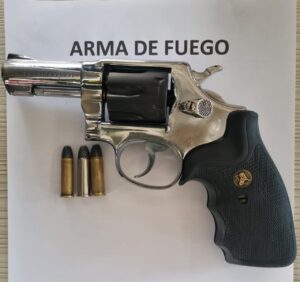 En persecución capturado “El David”, presunto fletero después de haber robado $47 millones de pesos arma de fuego
