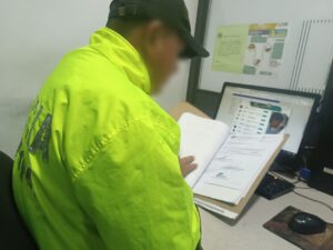 El asesinato de sus padres a manos de paramilitares lo llevó a ser Policía