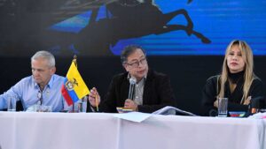 Presidente Petro ordena que Drogas La Rebaja sea adscrita al Ministerio de Salud para abaratar el costo de los medicamentos en el país