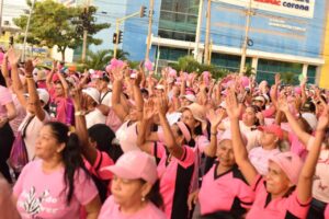 CARTAGENA UNIDA EN UN GRAN LAZO ROSA