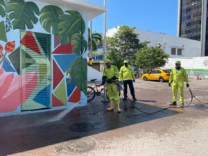 Alcaldía Distrital realiza jornada integral de transformación y revitalización en la Plazoleta del Joe Arroyo