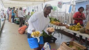 Mercados Campesinos permitieron a 189 recicladores y familias vulnerables, surtir sus canastas con producto del campo