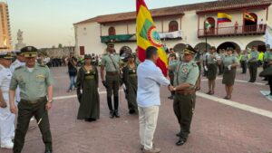 El señor Coronel Gelver Yecid Peña Araque, recibe como Comandante de la Policía Metropolitana de Cartagena..