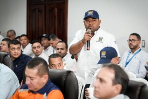 En una reunión del Consejo de Gestión del Riesgo