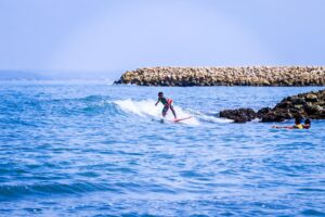 El mar de leva aliado para el deporte y atractivo especial para los amantes del surf