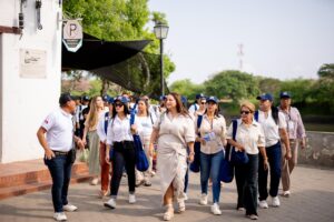 En la Cumbre de Gestoras y Gestores Sociales del departamento, la Primera Gestora Social de Bolívar, Angélica Salas Salas, lideró un recorrido cultural