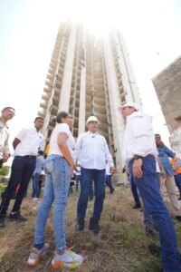 Alcalde Dumek Turbay Paz dio inicio al proceso legal que permitirá la demolición del edificio Aquarela
