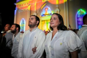 El gobernador Yamil Arana presidió conmemoración religiosa con mapping en la catedral, sinfónica y serenata