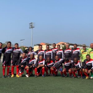 Torneo de jóvenes adultos, viejos, profesionales y muy buenos jugadores de fútbol" de 60 a 77 años