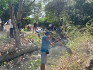  Rebelión Auriverde Norte, comunidad de la 5° etapa de Los Calamares y Escuela de Gobierno realizaron limpieza del canal 