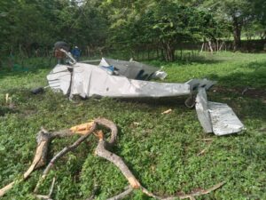 otro tripulante que resultó herido, han indicado de manera extraoficial