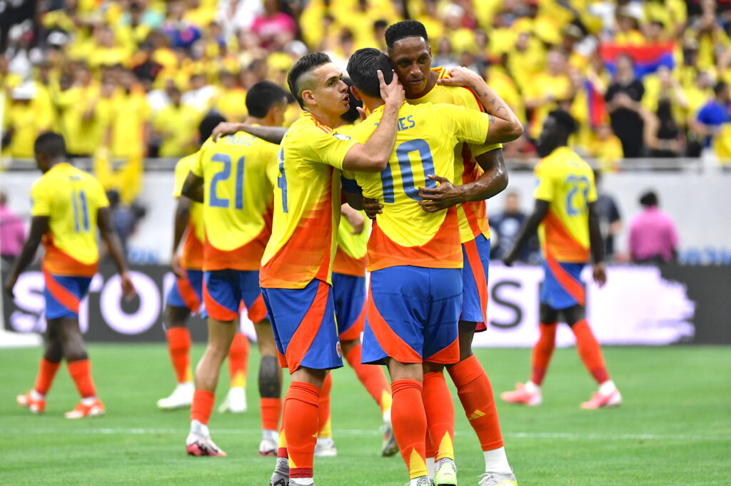 El invicto de Colombia se extiende a la Copa América al vencer a ...