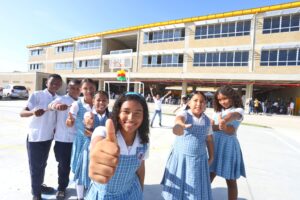 1.600 estudiantes regresan al Colegio San Felipe Neri que reabrió sus puertas, 9 años duró cerrado