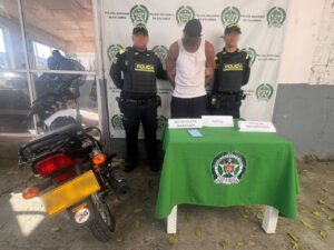 En 24 horas Policía captura 4 delincuentes y recupera una cadena de oro, celulares y una motocicleta