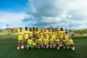 ¡Niños invitados por Yamil Arana encendieron el Jaime Morón! Goleada, fiesta y sueños cumplidos en Cartagena.
