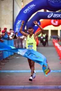 Javier Peñaloza García dominó la Media Maratón del Mar 2026.