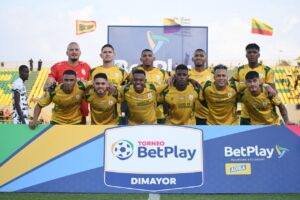 Mauro Manotas anota para celebrar póker histórico con pasión y orgullo heroico