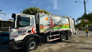 Nuevo compactador SCANIA P370, símbolo de eficiencia, seguridad vial y compromiso ambiental.