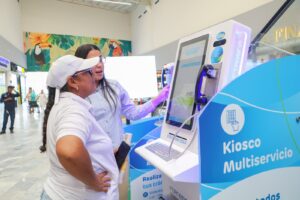 Usuarios disfrutan atención ágil y confiable en la nueva Zona de Autogestión.