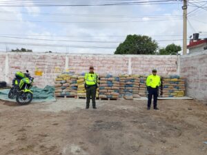 Policía recupera camión y cemento, golpeando finanzas criminales en Bolívar.