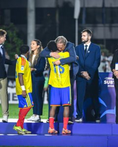 Agámez celebra su doblete cartagenero que abrió el camino al título sudamericano.