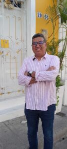 Orlando De la Hoz habla en Cartagena impulsando campaña del Pacto Histórico.